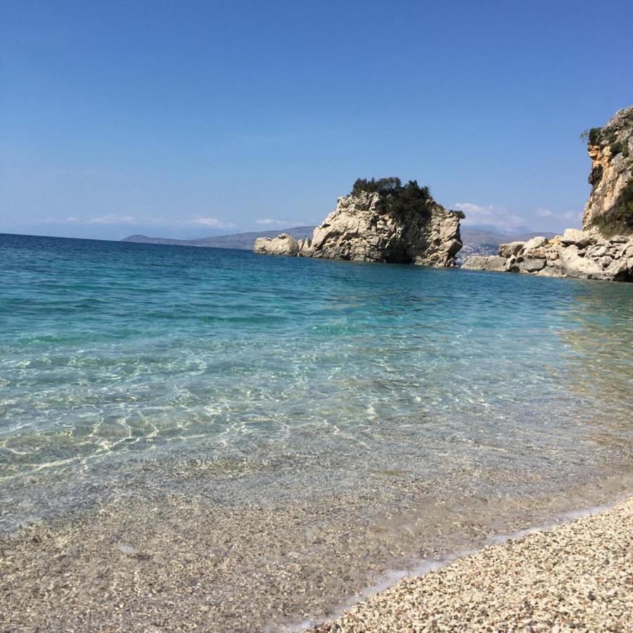 Mana Apartments Ksamil Bagian luar foto