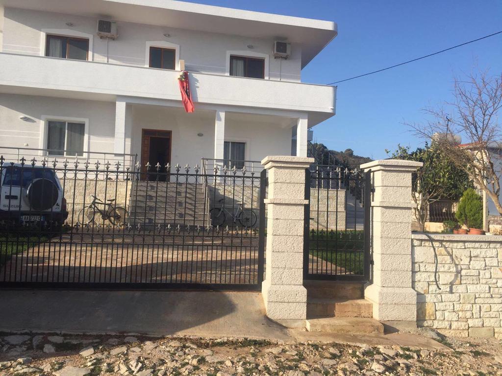 Mana Apartments Ksamil Bagian luar foto