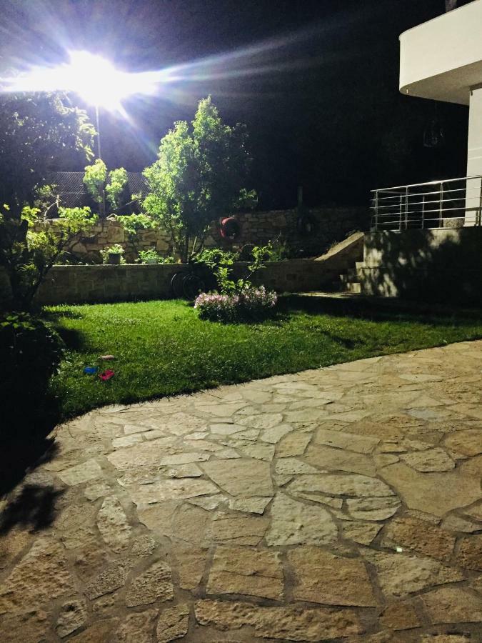 Mana Apartments Ksamil Bagian luar foto