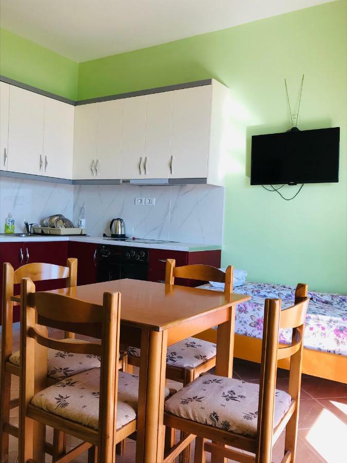 Mana Apartments Ksamil Bagian luar foto