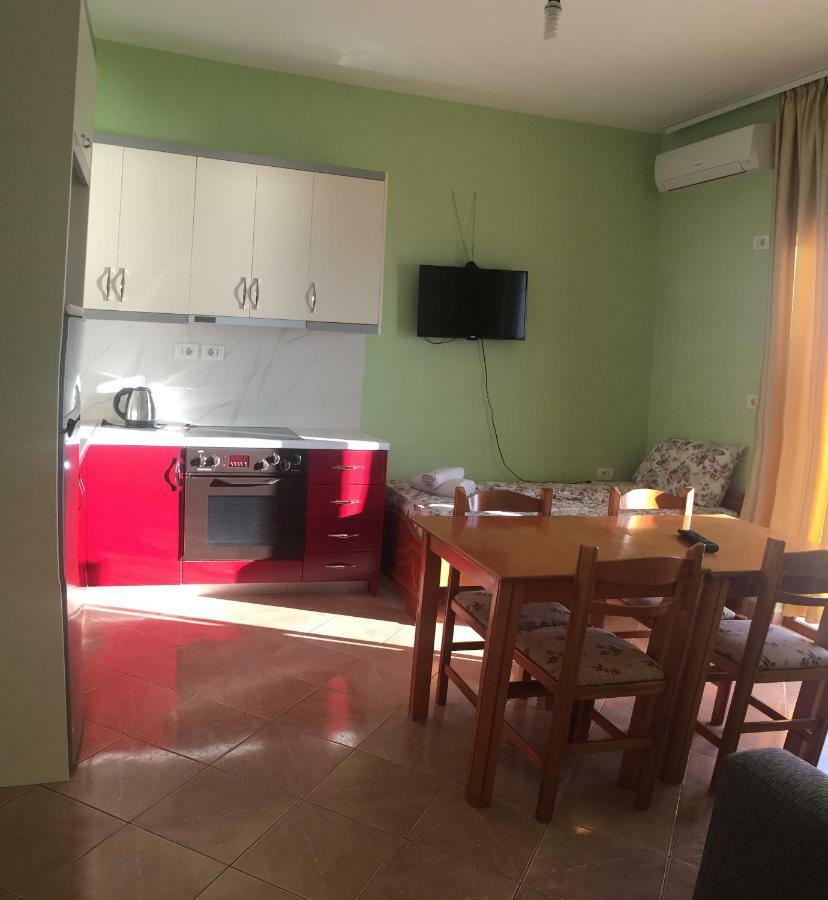 Mana Apartments Ksamil Bagian luar foto